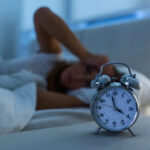 ¿POR QUÉ DESPIERTO EN LA MADRUGADA?